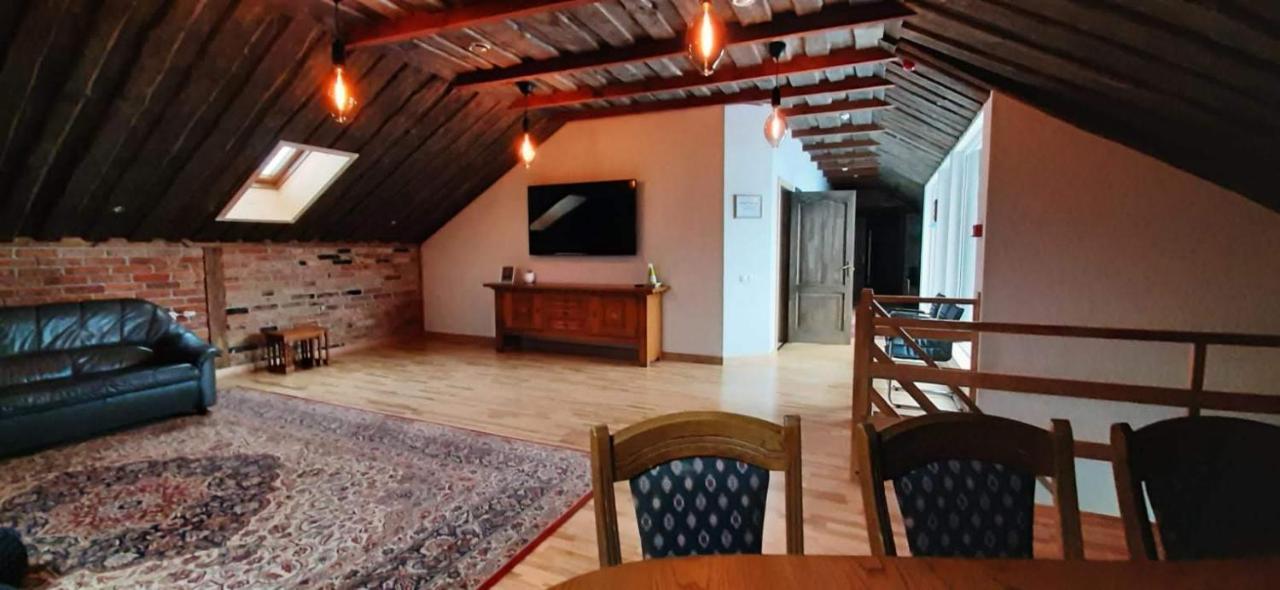 Metras Maja Hotel Aizpute Ngoại thất bức ảnh