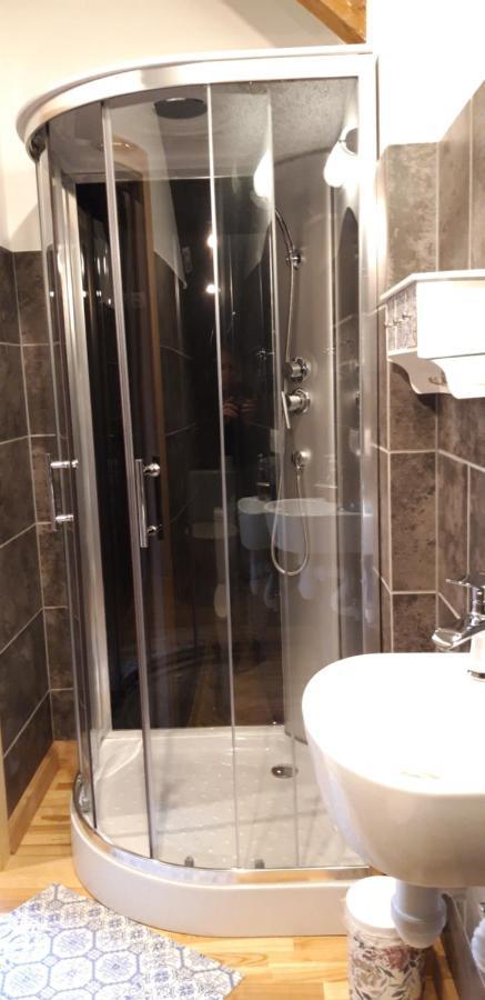 Metras Maja Hotel Aizpute Ngoại thất bức ảnh