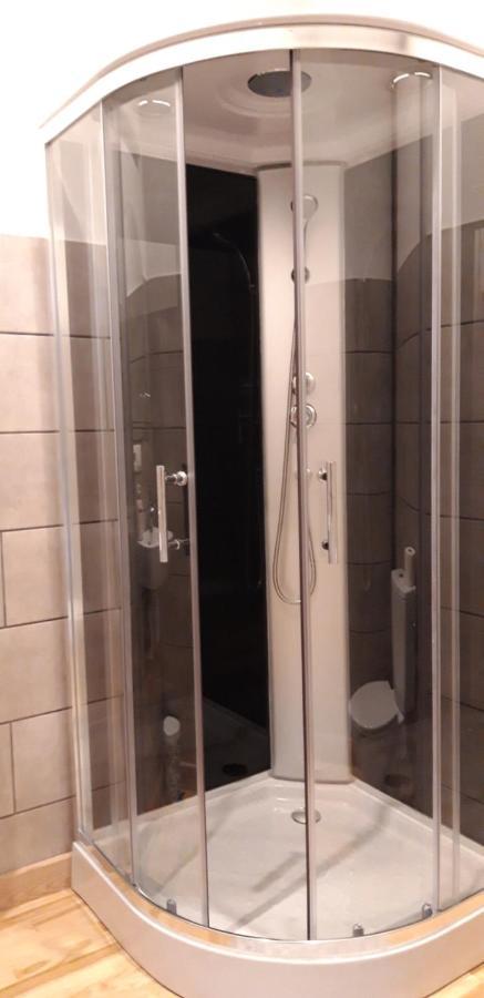 Metras Maja Hotel Aizpute Ngoại thất bức ảnh